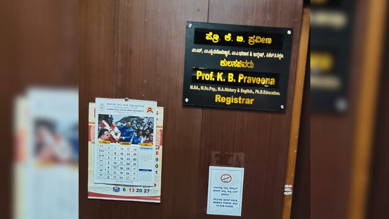 <div class="paragraphs"><p>Notice reading ‘Please keep your mobile phone and enter inside’ at the entrance of KSOU vice-chancellor’s chamber, in Mysuru. </p></div>